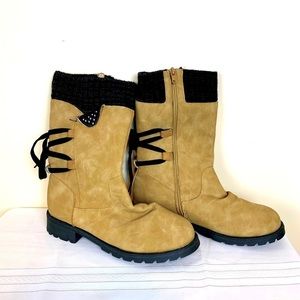 Womens Tan faux leather lace up back boots, size 38 (7.5)